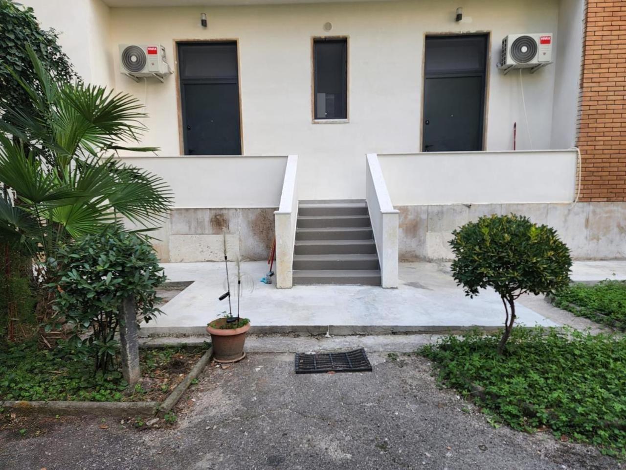 Vila 21 At Blloku Area Tirana Eksteriør billede