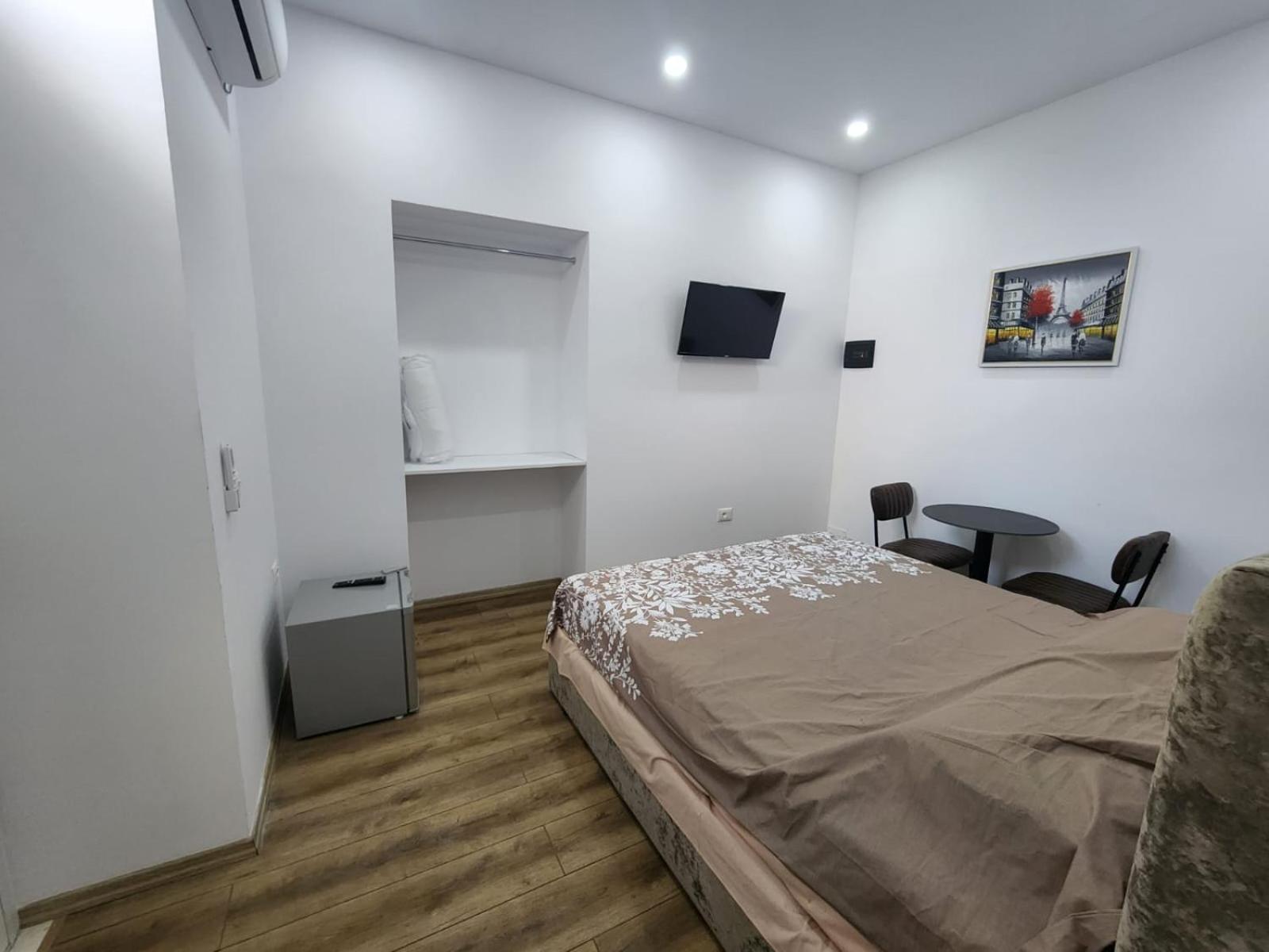 Vila 21 At Blloku Area Tirana Eksteriør billede