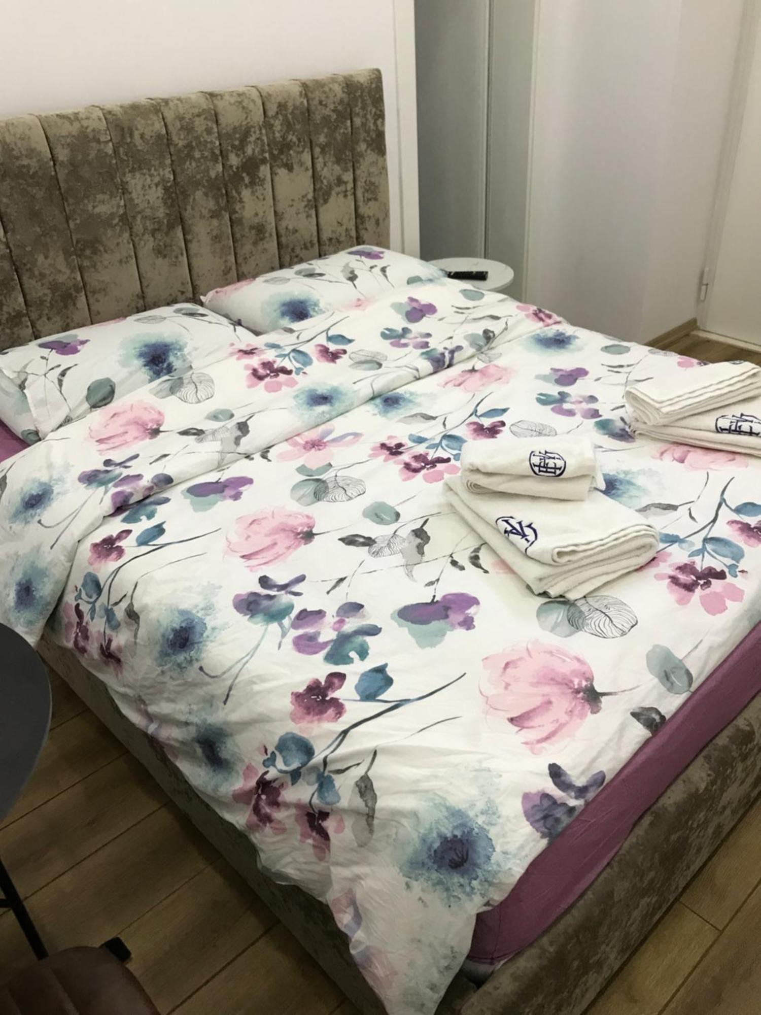 Vila 21 At Blloku Area Tirana Eksteriør billede