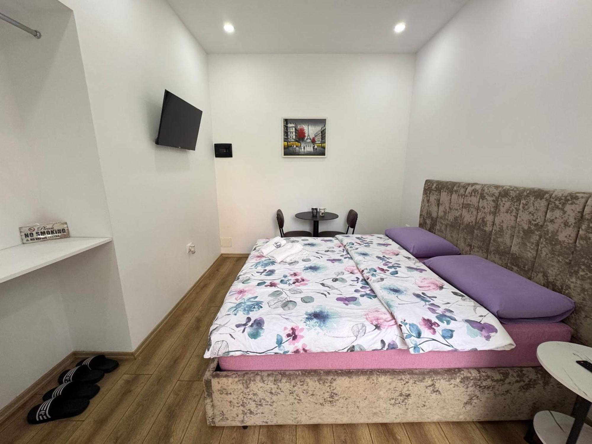 Vila 21 At Blloku Area Tirana Eksteriør billede